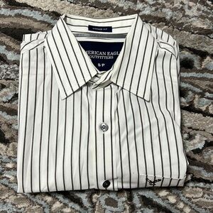 American Eagle Ling sleeve button down, small